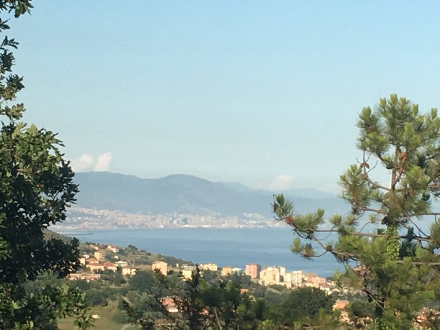 Villetta a schiera in vendita a Cogoleto. Vista a est, sul Golfo di Genova.