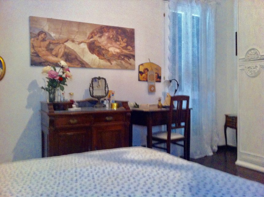 Villa a schiera in vendita a Arenzano. Camera da letto matrimoniale.